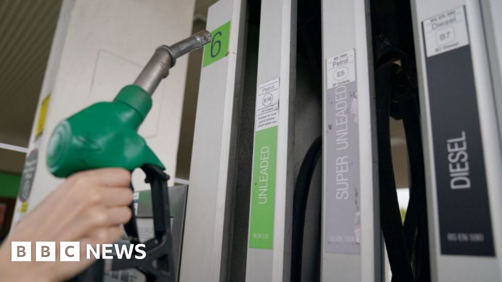 Driver ‘faces £2,800 bill after Tiverton fuel station error’