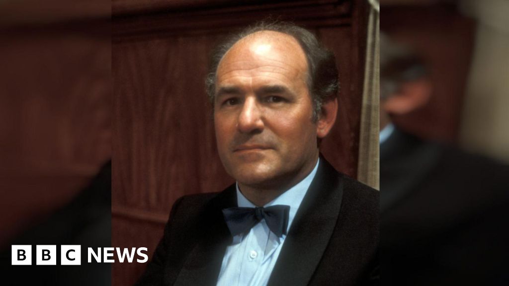 ‘Hugely loved’ EastEnders star dies aged 88 in Eastbourne