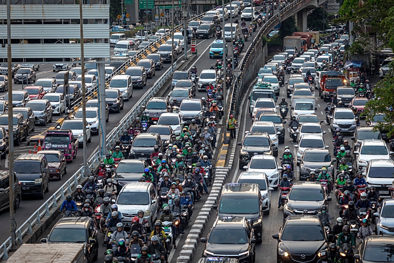 EU to Review 2035 Ban on CO2-Emitting Vehicles