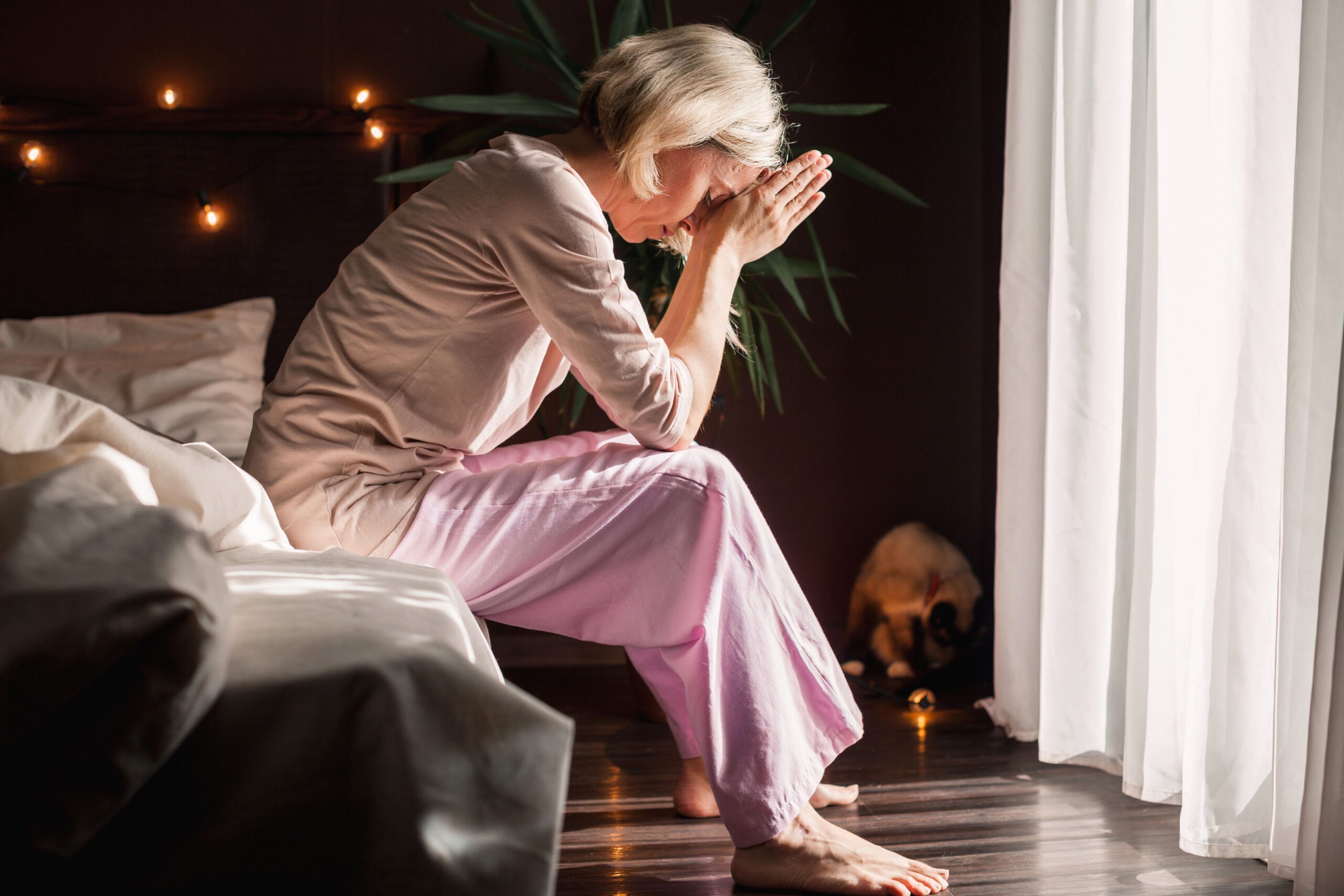 Estrogen therapy shows mixed mental health effects in menopause