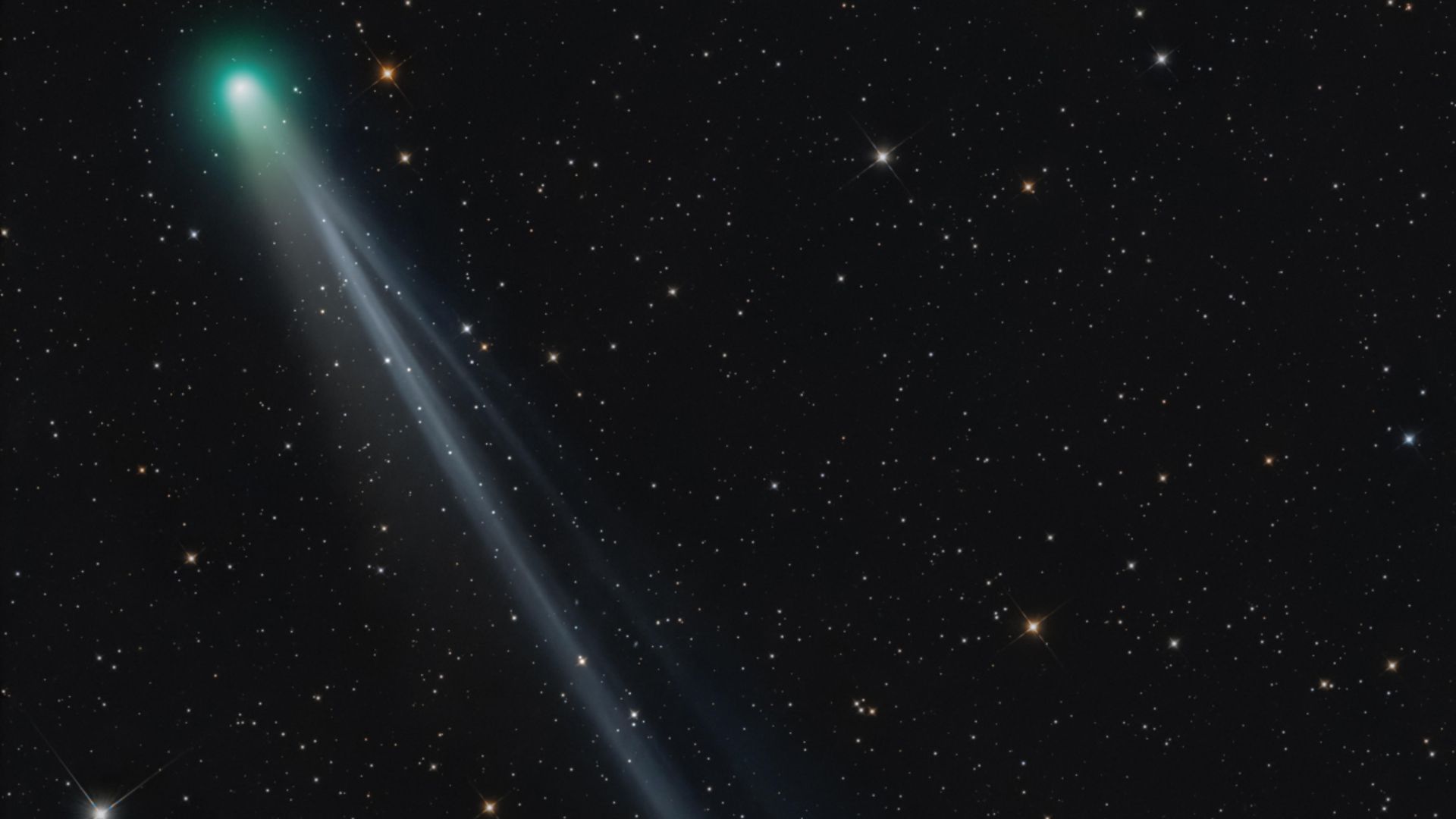 Solar wind tears a chunk from Comet Lemmon’s tail in incredible new astrophotography images