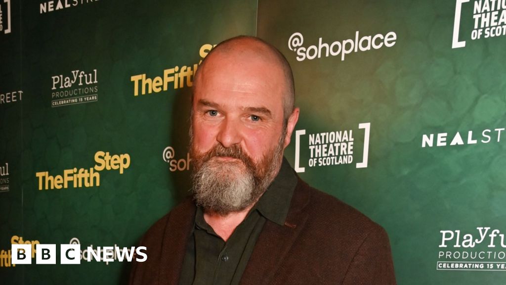 Cold Water writer David Ireland says no room for pro-Israeli views in arts
