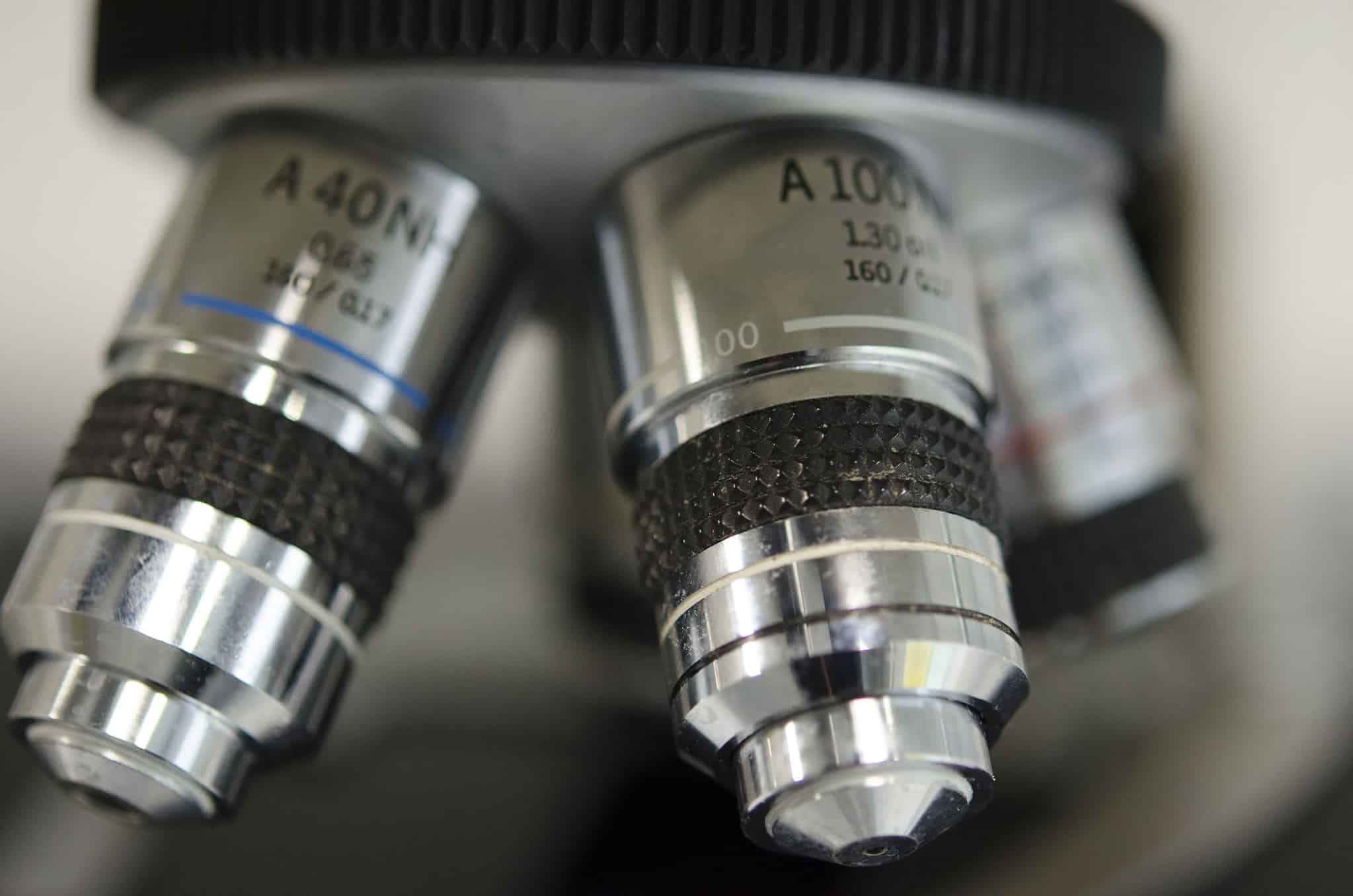 Researchers Build First Low-Cost Microscope That Can Spot Atomic-Scale Structures