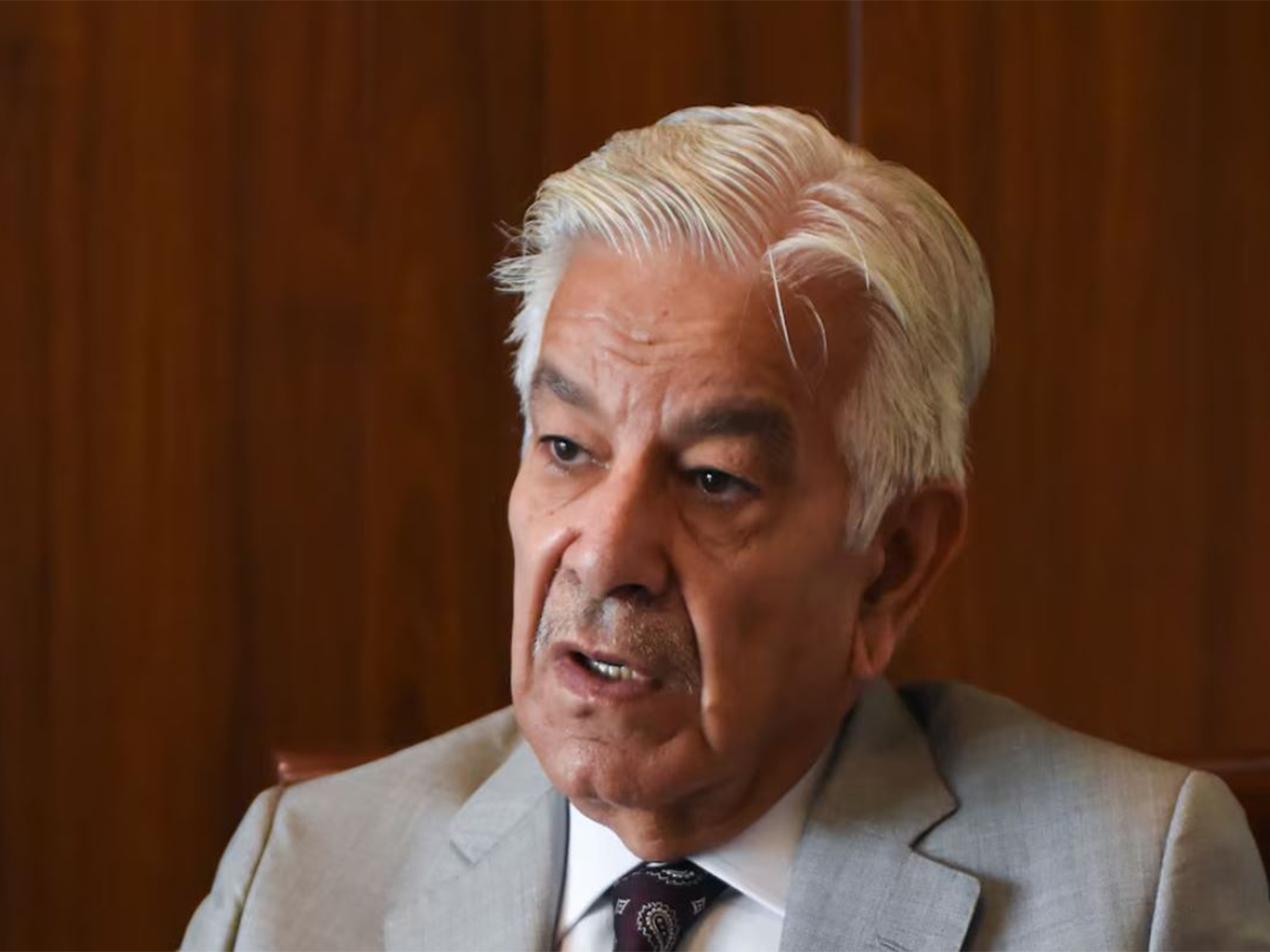 Rattled Pakistan’s Defence Minister warns of “real risk” of war with India