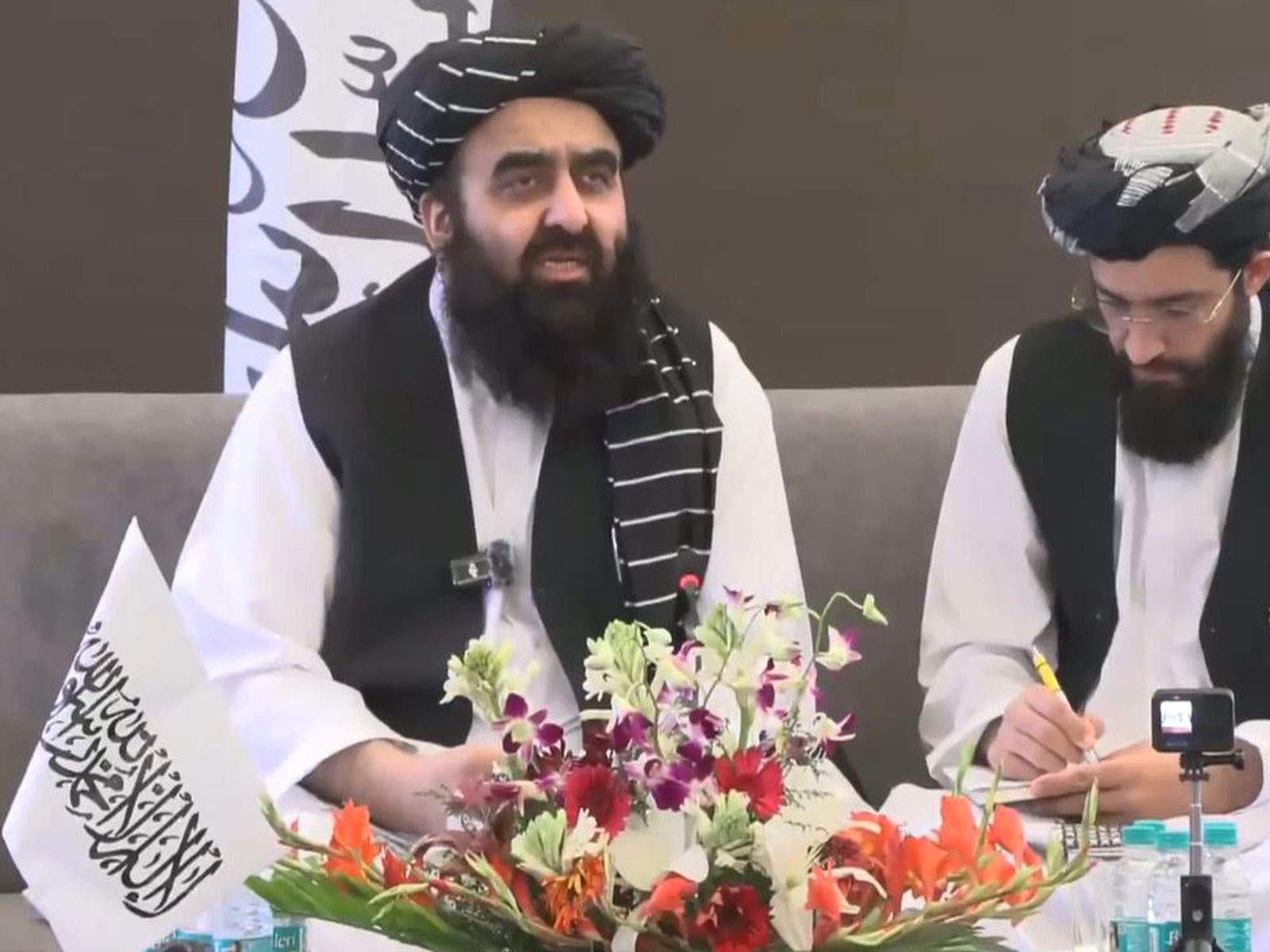 Afghan Foreign Minister says “technical error” on excluding women to earlier press conference
