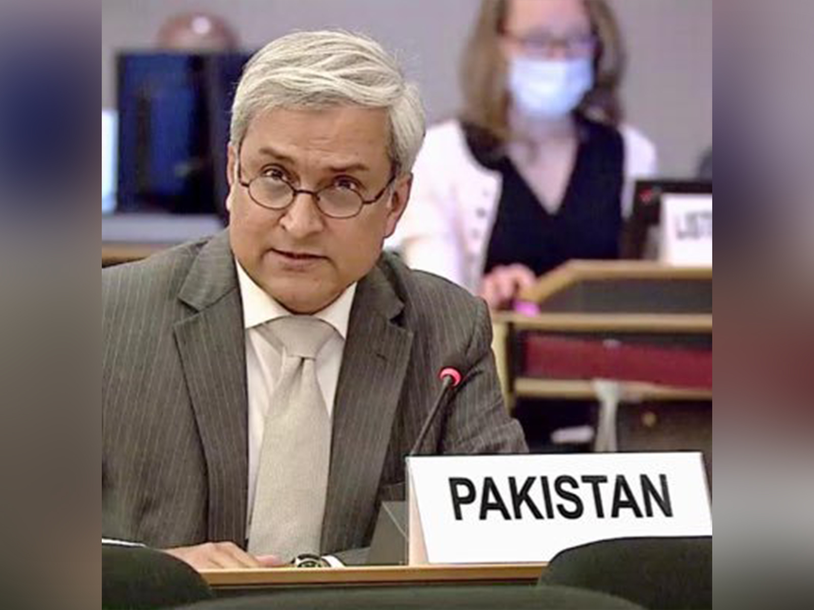 Transit trade with Afghanistan to remain suspended until security situation evaluated: Pak Foreign Office