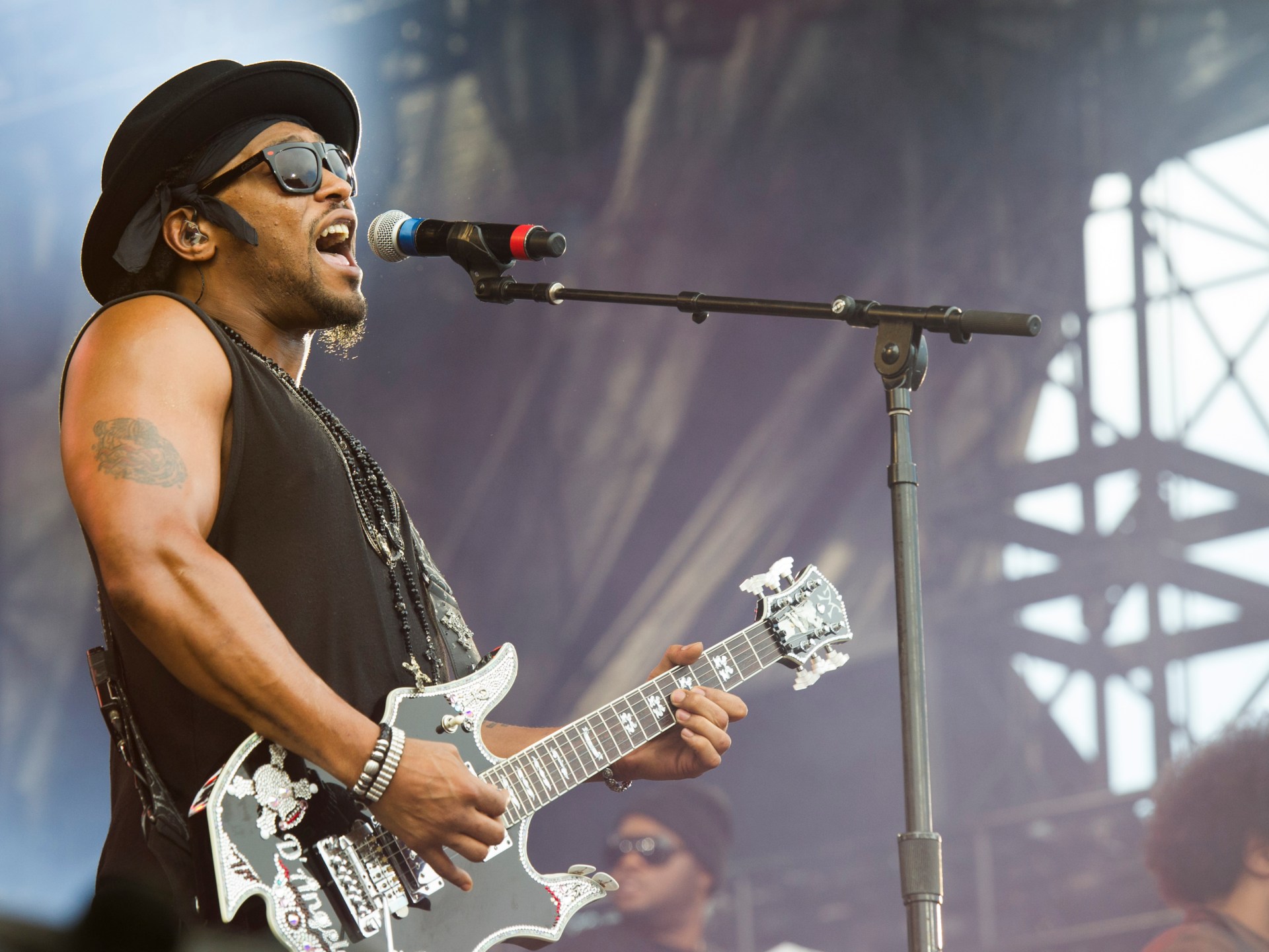 ‘The shining star of our family’: R&B singer D’Angelo passes away at age 51 | Obituaries News