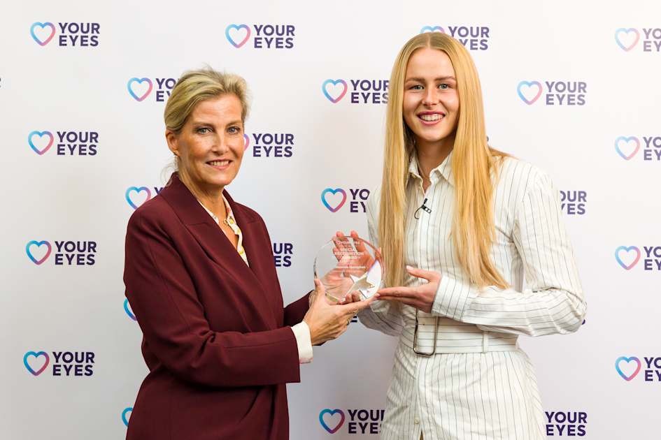 Hannah Hampton honoured for inspiring others by sharing her eye health story | News | Official Site