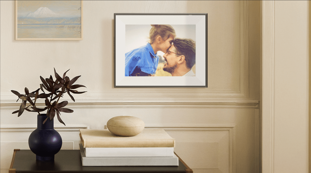 Aura introduces a $499 e-ink digital photo frame that lets you go cordless