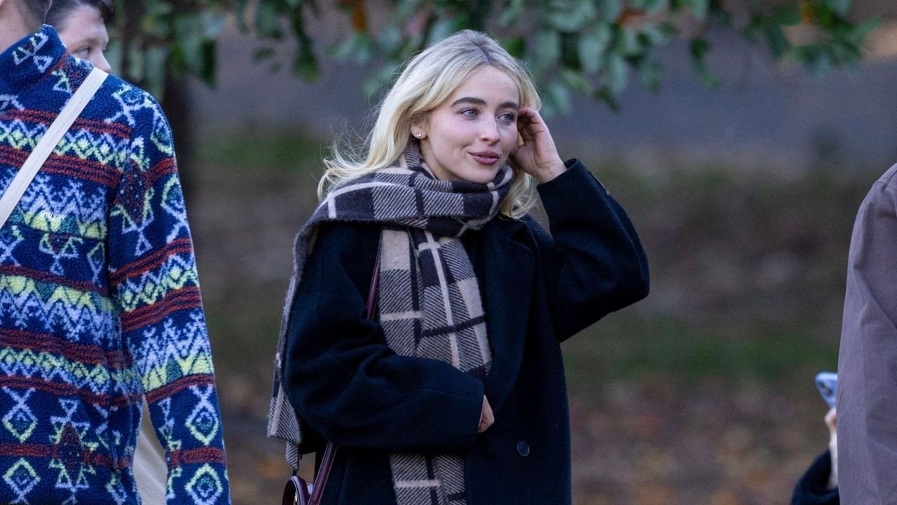 Playing Tourist, Sabrina Carpenter Nails Fall Style in New York