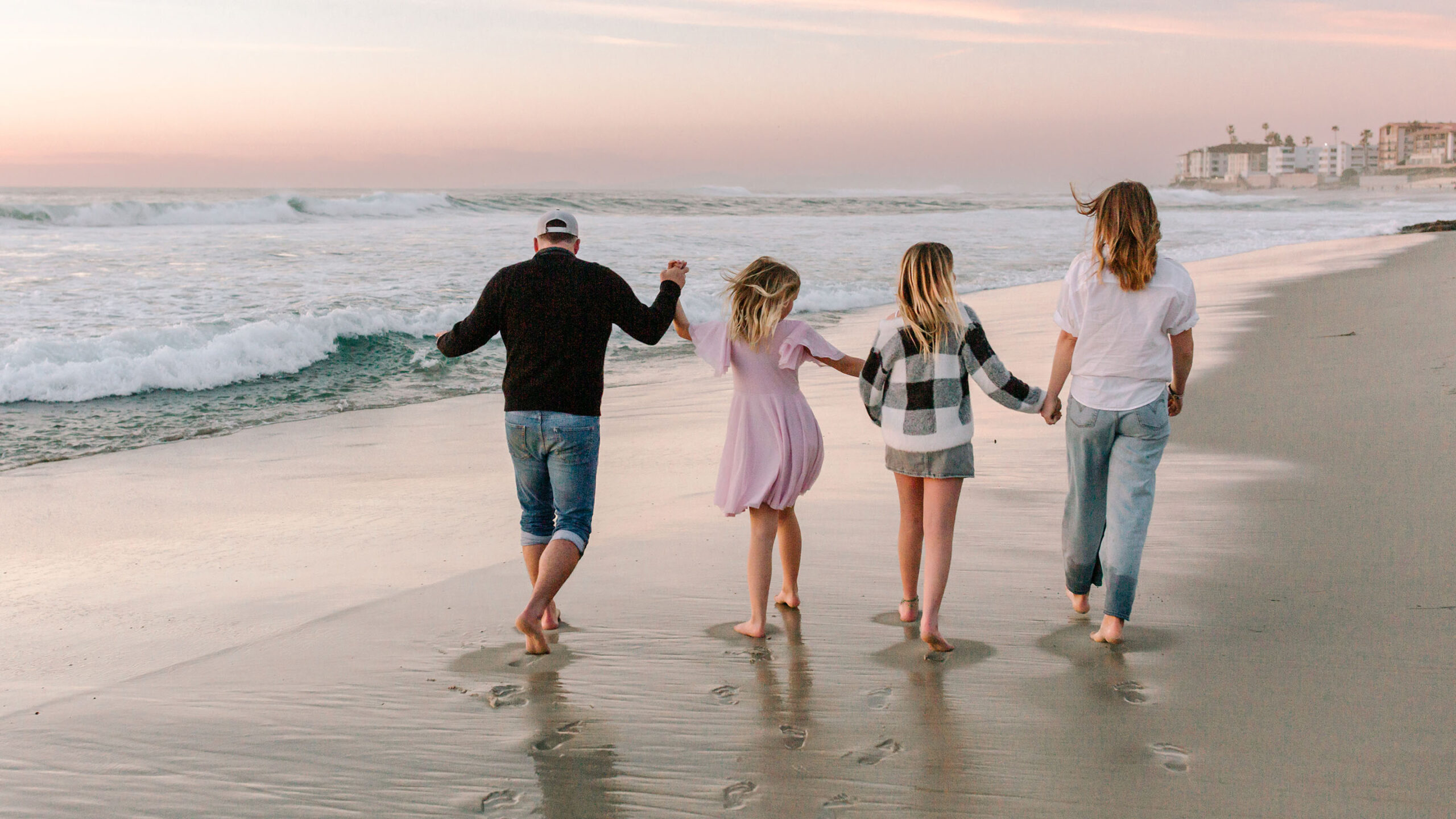Brits go big on holidays abroad, spending almost £3,000 on a once in a lifetime trip