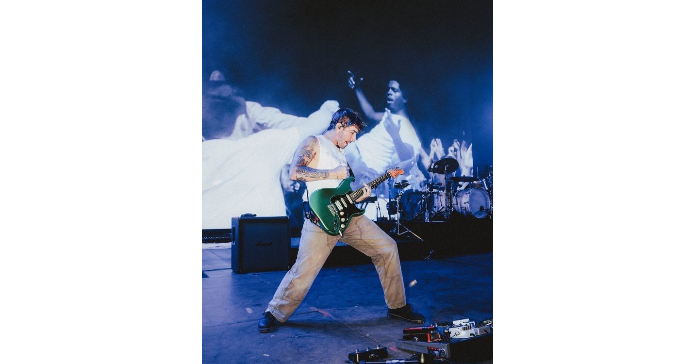 FENDER EXPANDS AMERICAN PROFESSIONAL SERIES, COMBINING HERITAGE, INNOVATION AND POWERFUL PERFORMANCE