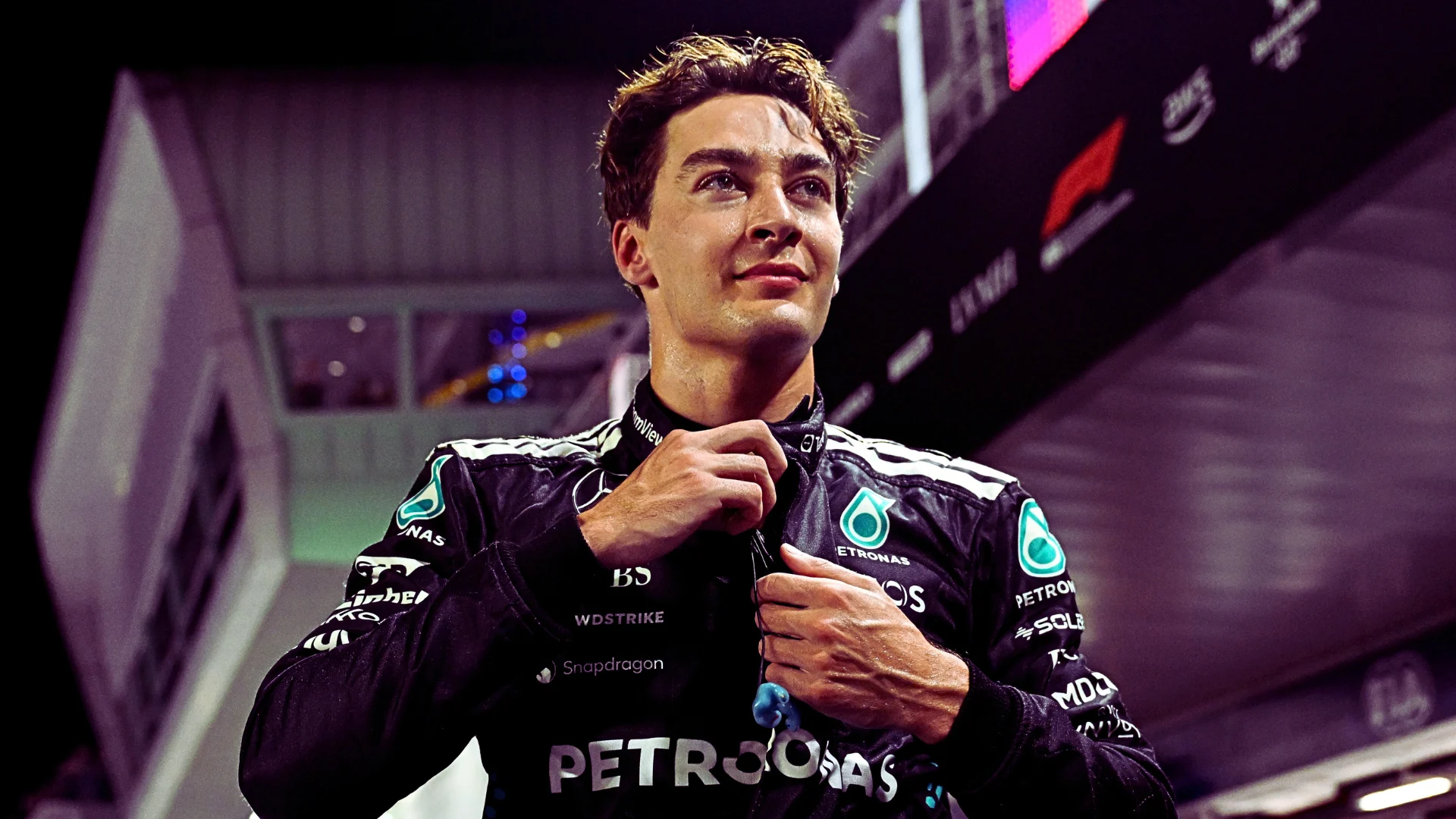Why has George Russell not agreed a Mercedes deal for 2026 yet?