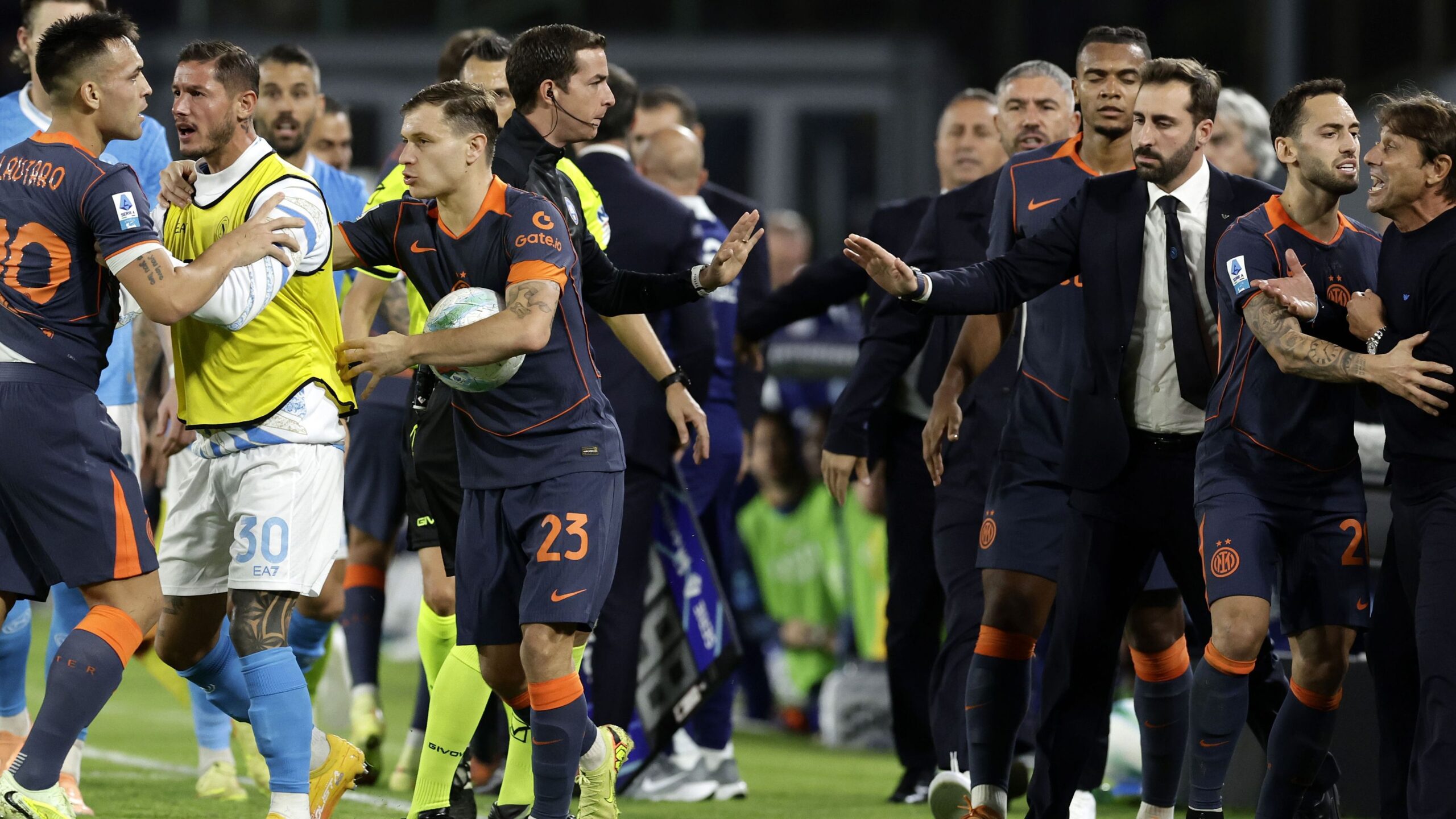 ‘You’re sh****** yourself!’ – Antonio Conte and Lautaro Martinez exchange insults in explosive clash during Napoli’s win over Inter