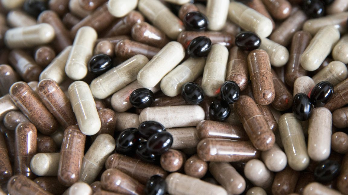 Man takes herbal pain quackery, nearly dies, spends months in hospital