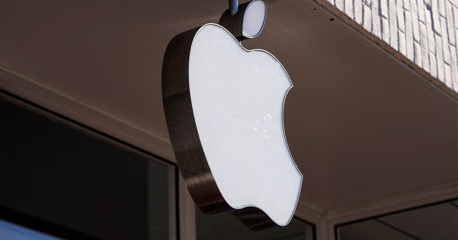 Apple sued over use of copyrighted books to train Apple Intelligence