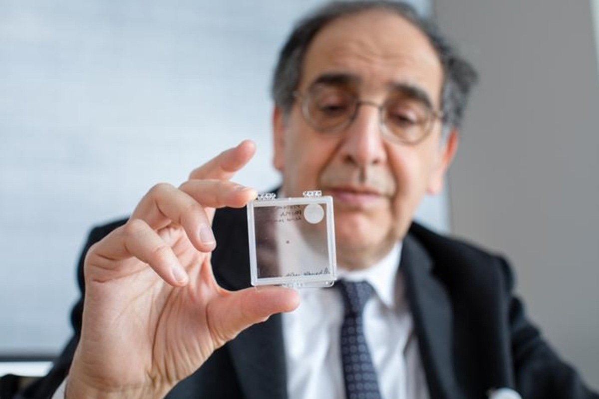 Wireless retinal implant restores sight in patients blinded by advanced macular degeneration