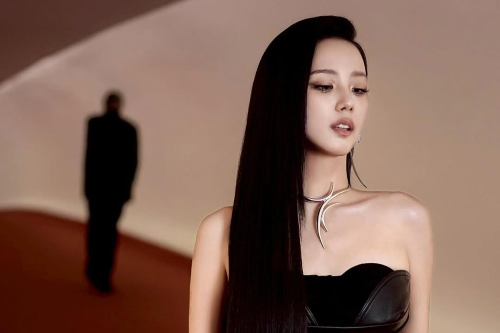 BLACKPINK JISOO Teases Zayn Malik Duet ‘EYESCLOSED’