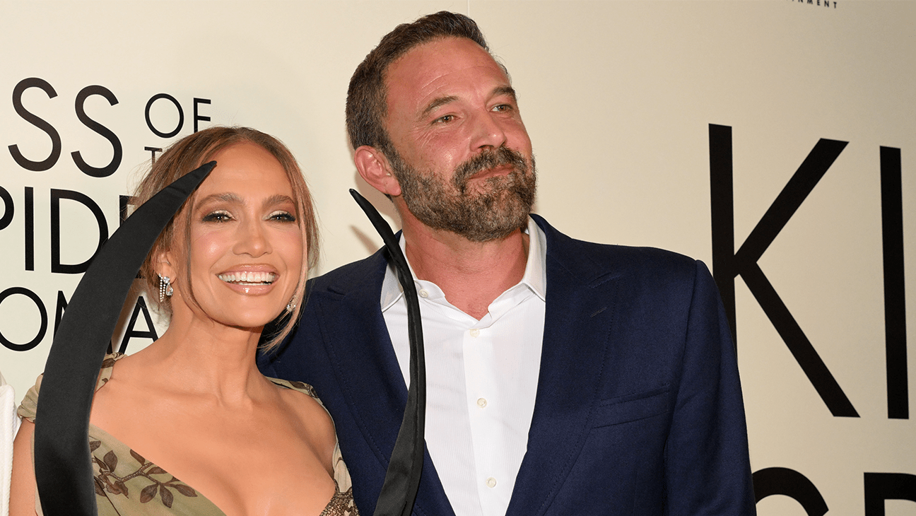 Ben Affleck, Jennifer Lopez Reunite at Kiss of the Spider Woman Premiere