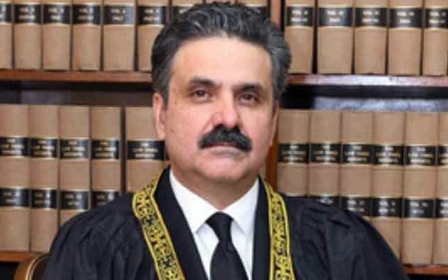 CJ’s first year praised by court, panned by lawyers