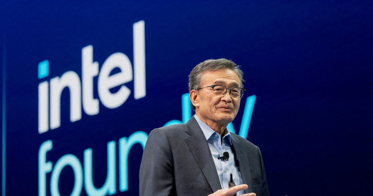 Intel Begins Mass Production of 2-Nanometer Chips Ahead of Rivals – 조선일보