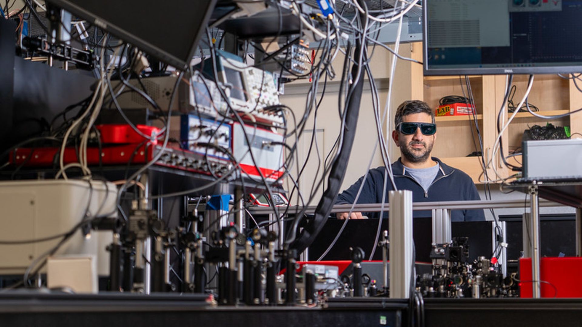 Scientists discover new way to grow materials on-demand using crystals and light