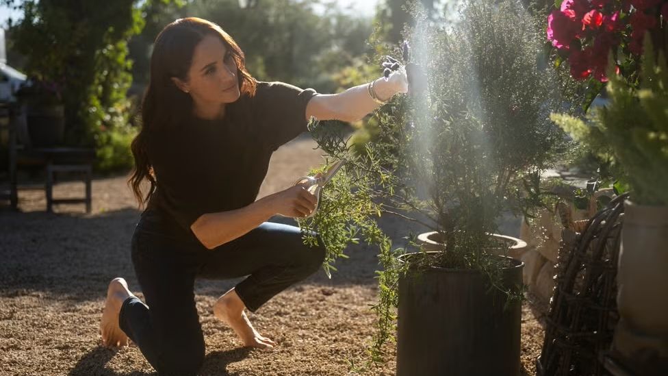 Meghan Markle Goes Barefoot for Wellness—and She’s Not the Only One
