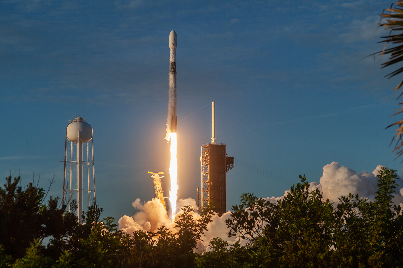 Can SpaceX Help NASA Return to the Moon by 2027?