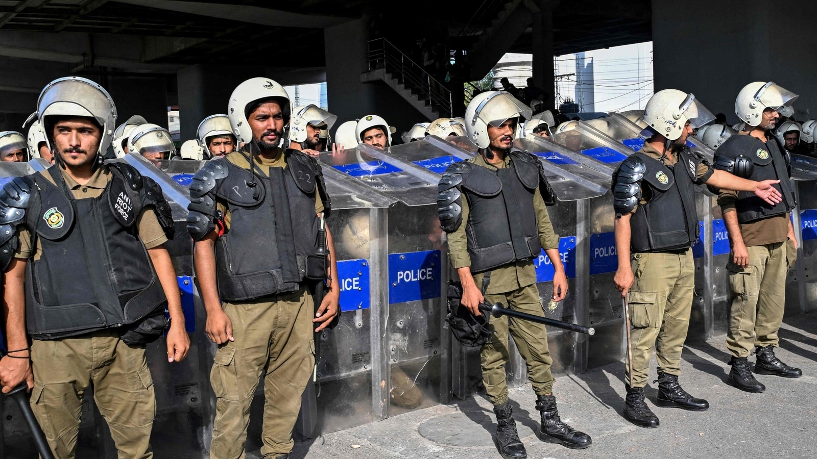 Pakistan: Violence in Lahore as Islamists plan march to Islamabad for pro-Palestinian rally