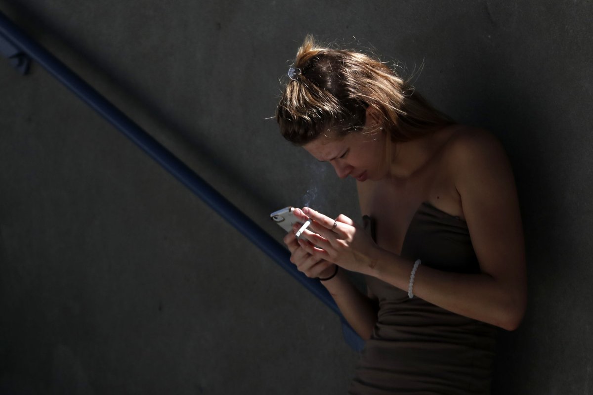 Quitting smoking nearly doubles life expectancy for cancer patients
