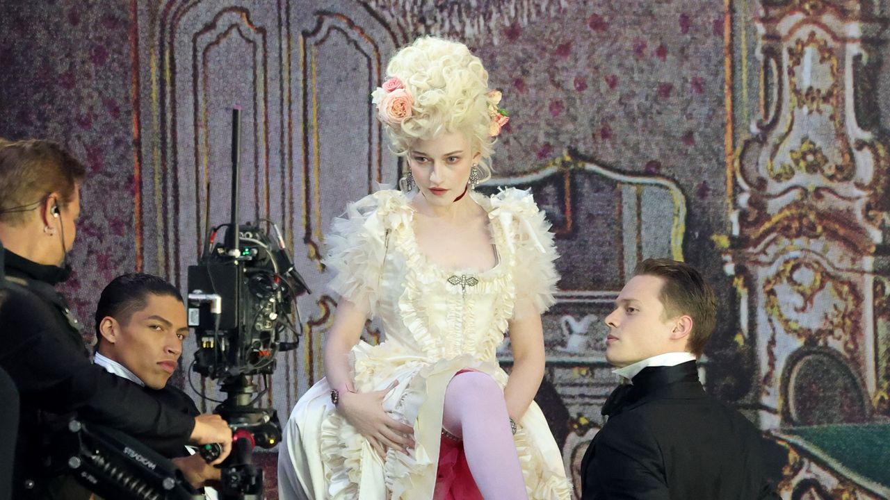 Julia Garner Takes on a New Role at Vogue World 2025: Hollywood