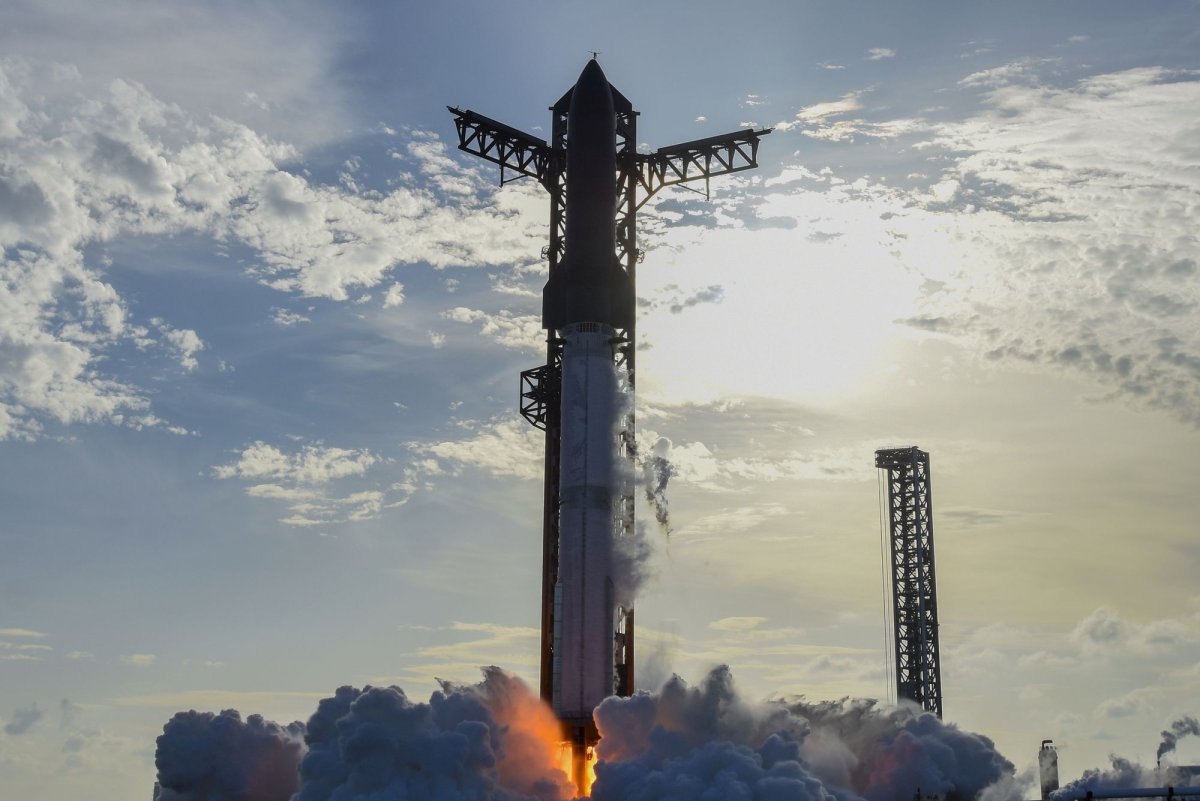 SpaceX plans to launch 11th Starship test flight in Texas as early as Monday
