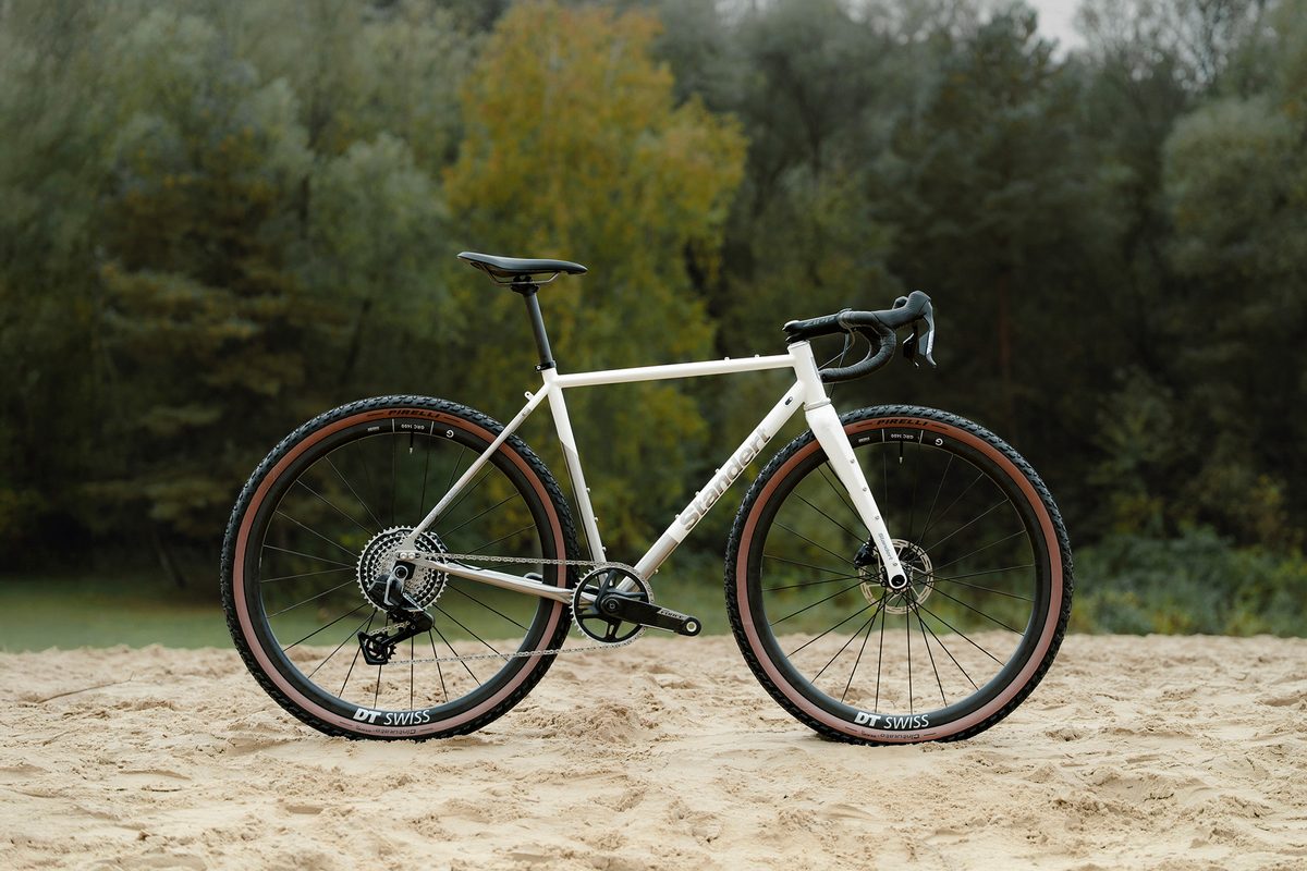 Standert’s stainless steel Erdgeshoss “will last a lifetime”, carry a big load, and you can even run it single speed