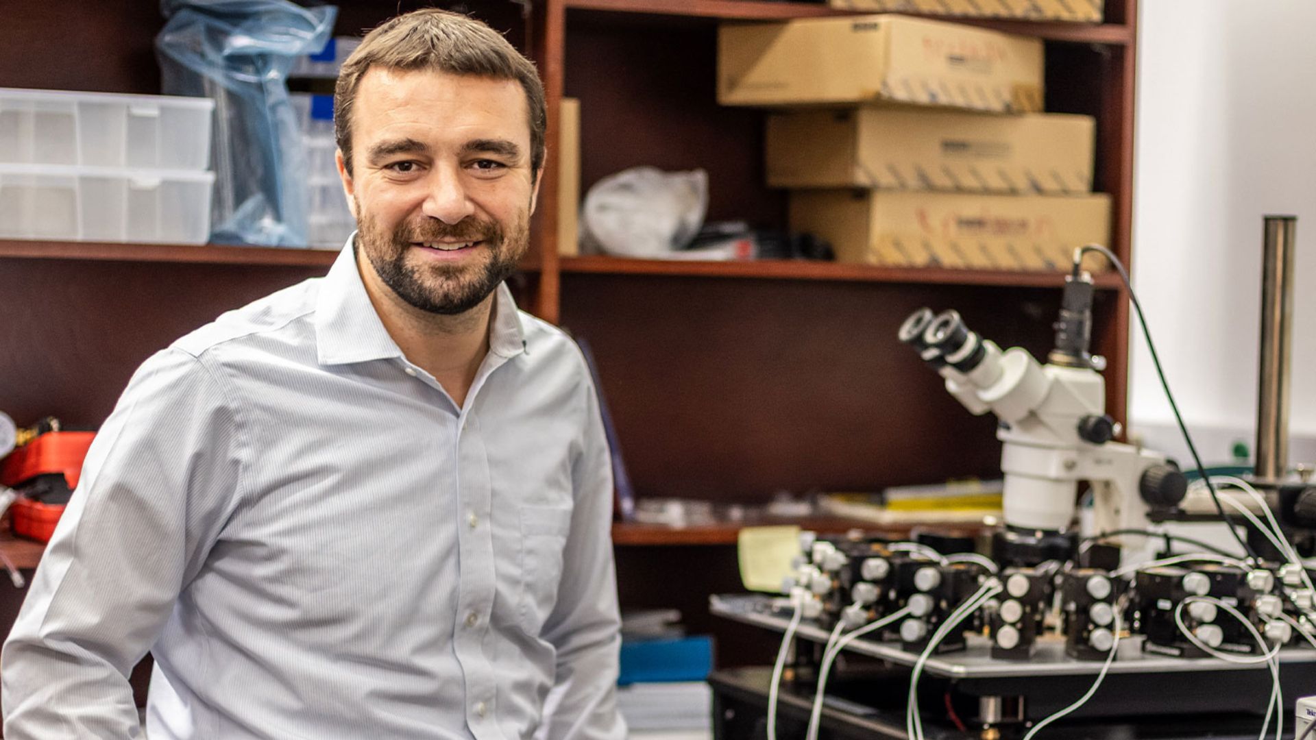 New brain-like computer could bring self-learning AI to devices