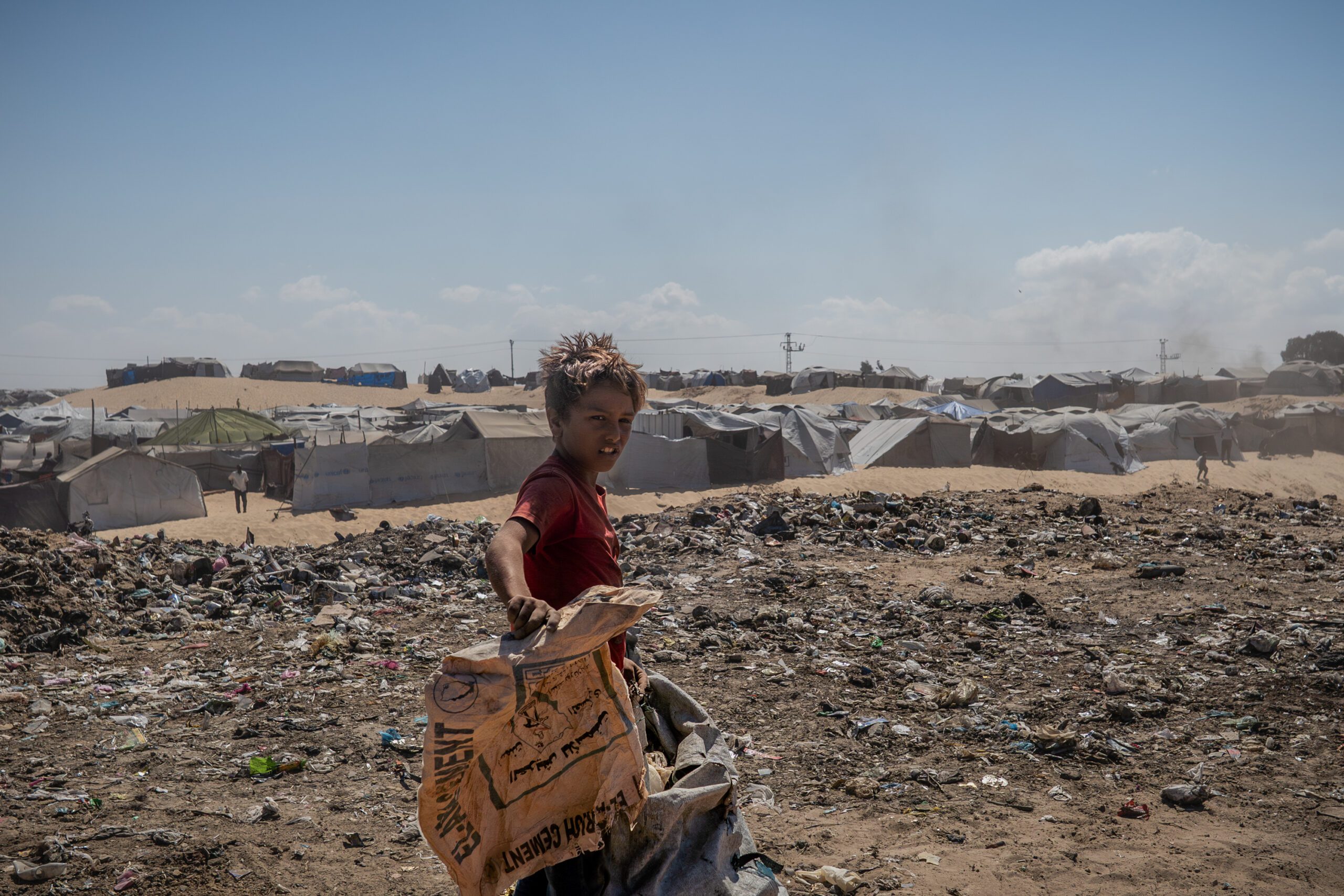 🥣 Why Are People Starving in Gaza? 🚛 The Logistics of Humanitarian Aid