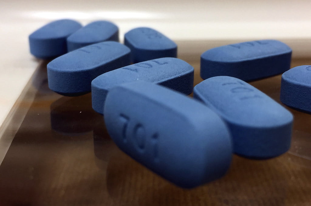 Comparing long-term effects of tenofovir formulations in HIV