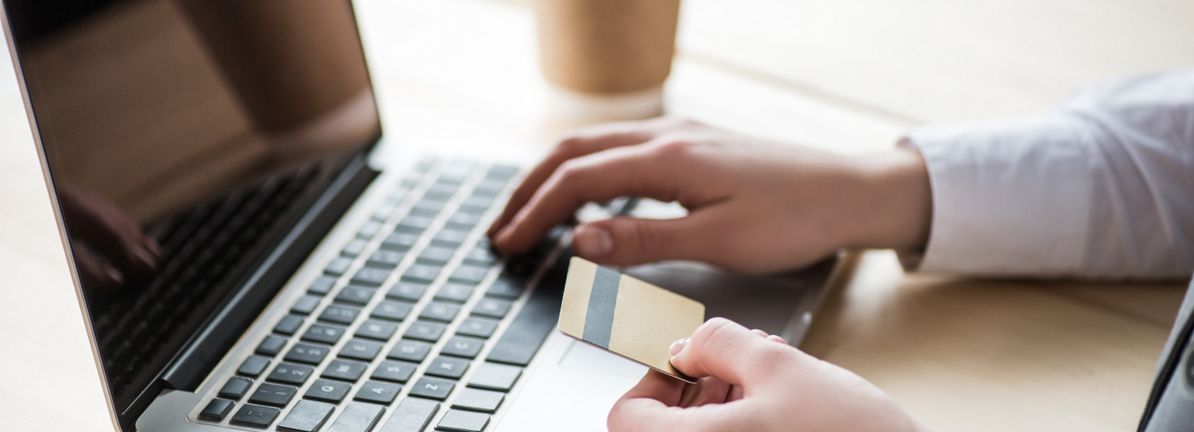 How Investors May Respond To Expedia Group (EXPE) Wetour Integration of AI Trip Planner and B2B APIs