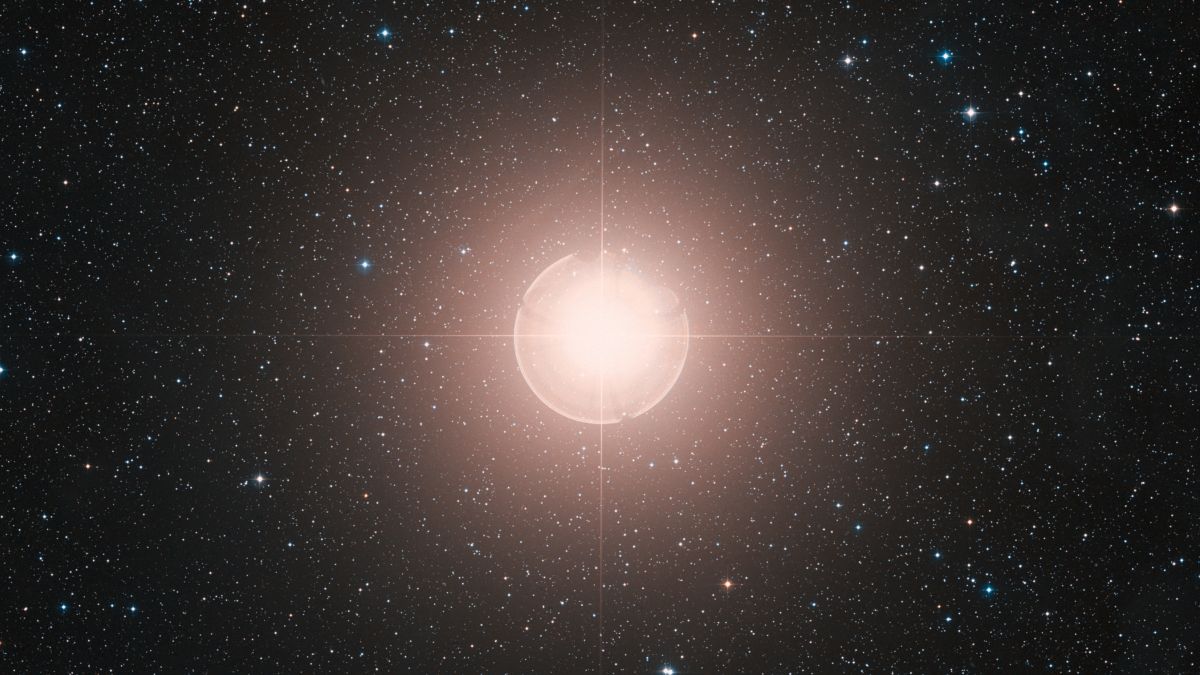 X-Rays Reveal Betelgeuse’s Companion Is Something Astronomers Didn’t Expect : ScienceAlert