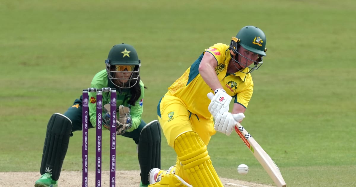 Beth Mooney century rescues Australia in win against Pakistan