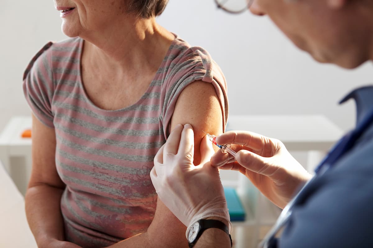 Flu Vaccination Associated With Lower Risk of Major Cardiovascular Events in Older Adults