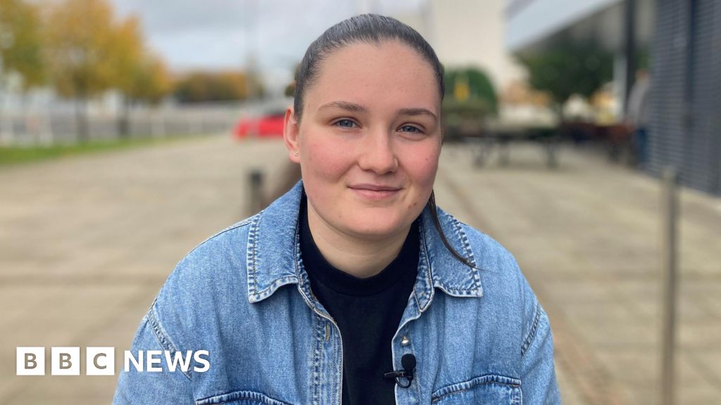 Swearing driving lesson sensation hits the road to acting career