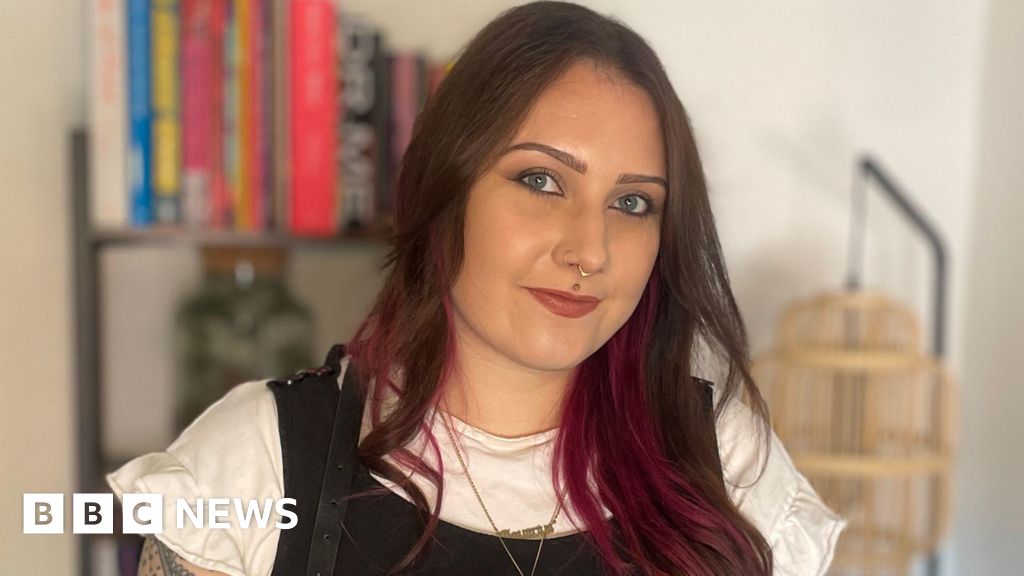 Graphic design graduates ‘competing’ against AI for jobs