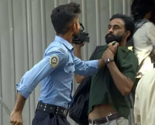 Pakistan: Police raid press club and assault media workers