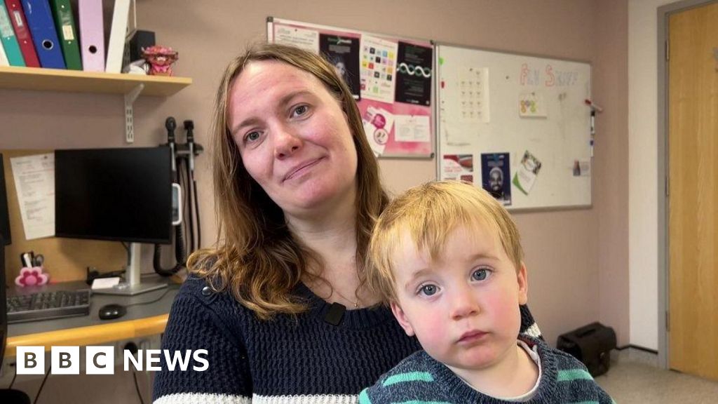 Toddlers in Berkshire and Oxfordshire try flu vaccine trial