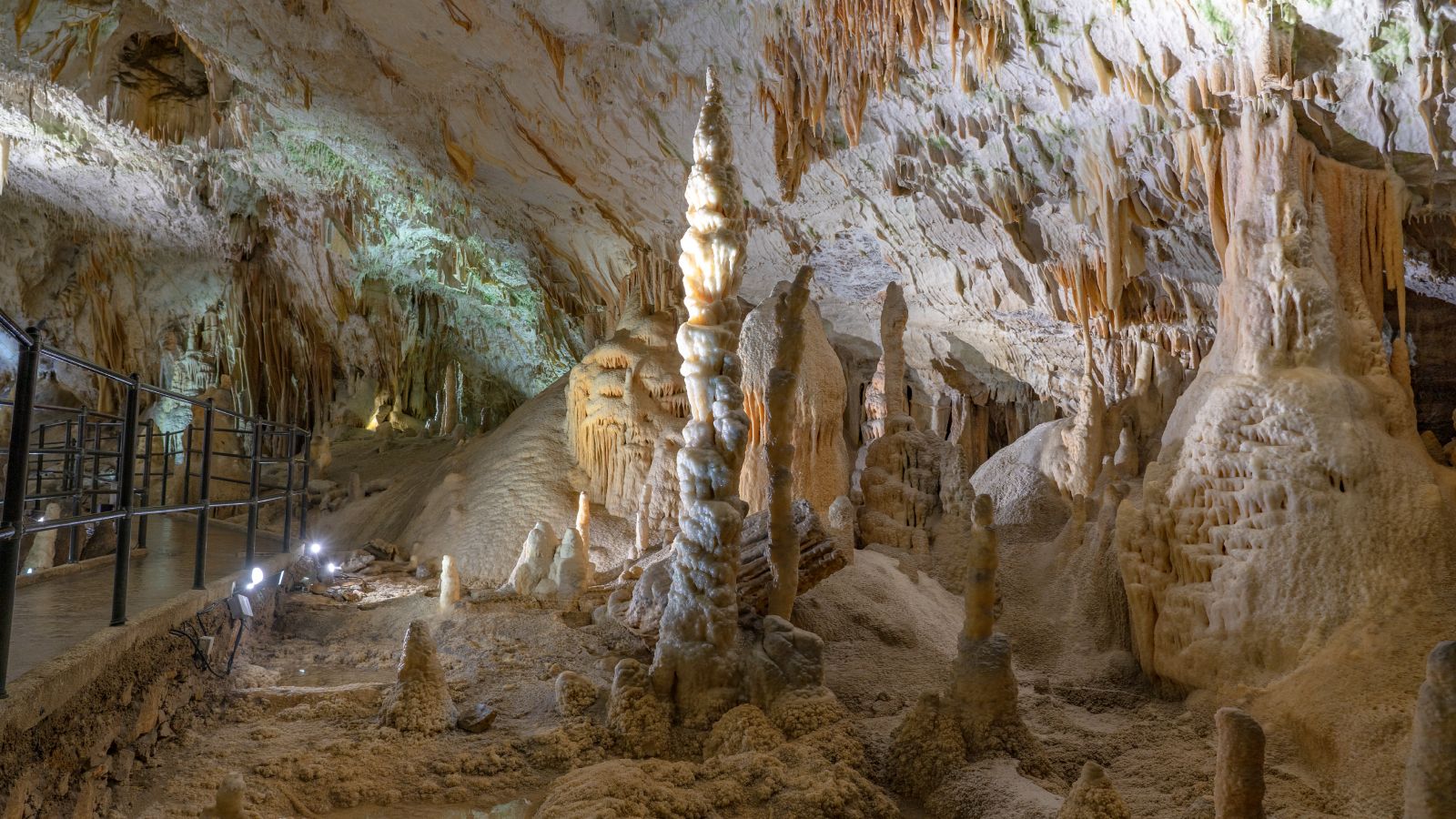 Stalagmites adhere to a single mathematical rule, scientists discover