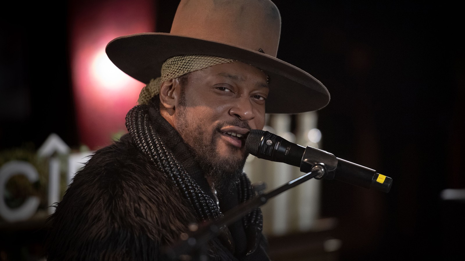 D’Angelo, Soul’s Modern Visionary, Dead at 51
