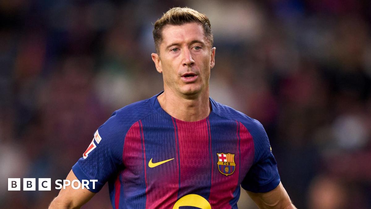 Barcelona: Robert Lewandowski has hamstring injury