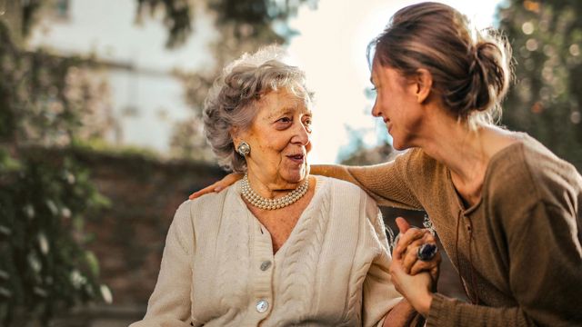 Menopause Timing May Influence Dementia Risk