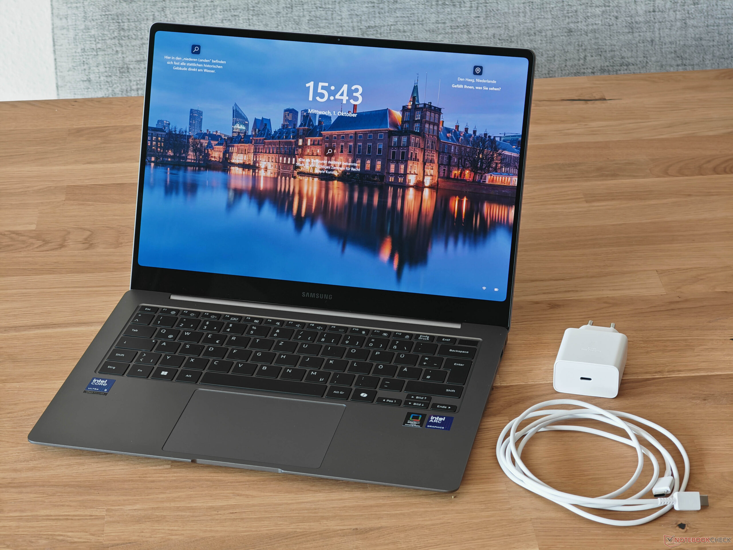 Samsung’s OLED panel in the Galaxy Book5 Pro 14 falls behind the competition