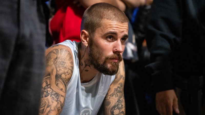 What’s going on with Justin Bieber and his mom?